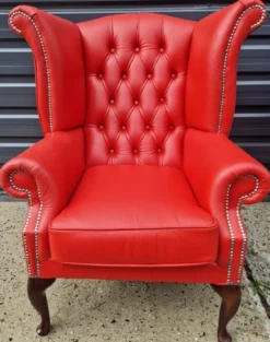 Casa Padrino Luxus Chesterfield Ohrensessel Rot / Dunkelbraun 98 x 90 x H. 110 cm - Echtleder Chesterfield Wohnzimmer Sessel - Wohnzimmer Möbel - Chesterfield Möbel - Luxus Leder Möbel