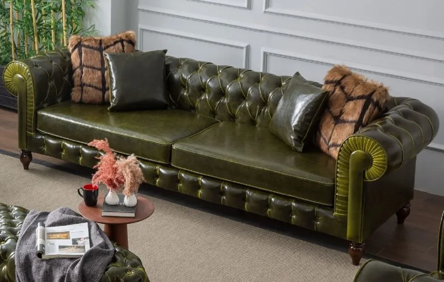 Casa Padrino Luxus Chesterfield Kunstleder Sofa Grün / Dunkelbraun 235 x 90 x H. 75 cm - Wohnzimmer Sofa - Wohnzimmer Möbel - Luxus Möbel - Wohnzimmer Einrichtung - Luxus Einrichtung - Möbel Luxus