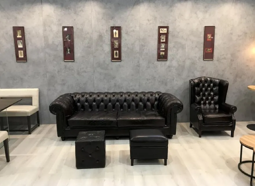 Casa Padrino Luxus Chesterfield Leder Ohrensessel Schwarz - Chesterfield Echtleder Wohnzimmer Sessel - Wohnzimmer Möbel - Chesterfield Möbel - Echtleder Möbel - Luxus Möbel - Luxus Einrichtung
