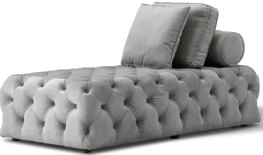Casa Padrino Luxus Chesterfield Samt Chaiselongue mit 3 Kissen Grau 162 x 90 x H. 65 cm - Chesterfield Möbel - Wohnzimmer Möbel