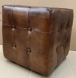 Casa Padrino Luxus Chesterfield Leder Hocker Braun 40 x 40 x H. 40 cm - Echtleder Fußhocker - Echtleder Würfelhocker - Chesterfield Wohnzimmer - Echtleder Möbel - Luxus Möbel