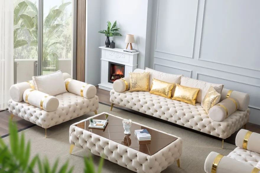 Casa Padrino Luxus Chesterfield Sessel Creme / Gold 130 x 115 x H. 70 cm - Chesterfield Wohnzimmer Sessel - Wohnzimmer Möbel - Chesterfield Möbel - Luxus Möbel - Luxus Einrichtung - Möbel Luxus