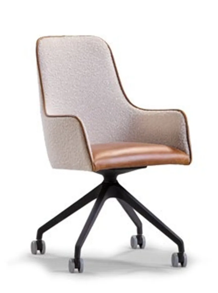 Casa Padrino Luxus Chesterfield Stuhl Ohio On Wheels 54 x 60 x H. 93 cm - Eleganter Esszimmer Stuhl mit Echtleder - Chesterfield Esszimmer Möbel