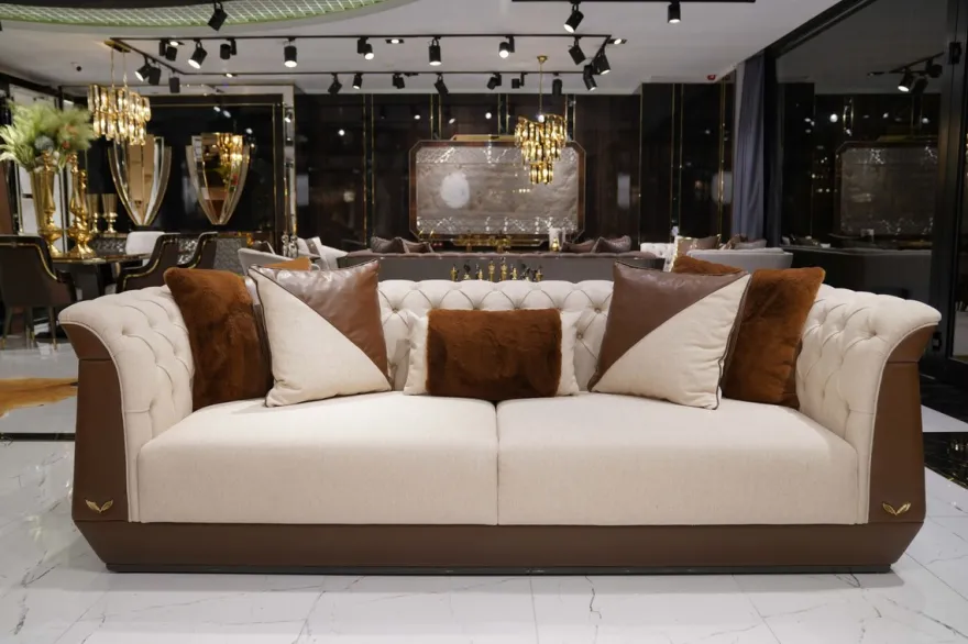 Casa Padrino Luxus Chesterfield Sofa Naturfarben / Braun / Grau - Wohnzimmer Sofa - Hotel Sofa - Wohnzimmer Möbel - Hotel Möbel - Chesterfield Möbel - Luxus Möbel - Luxus Einrichtung
