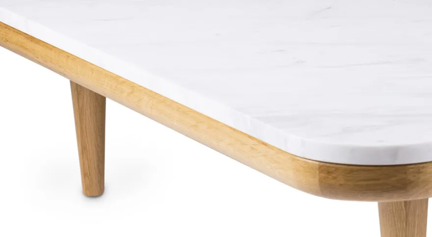 Casa Padrino Luxus Couchtisch Weiß / Naturfarben 120 x 120 x H. 35 cm - Moderner Eichenholz Wohnzimmertisch mit Volakas Marmorplatte - Wohnzimmer Möbel
