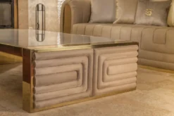 Casa Padrino Luxus Couchtisch Weiß / Gold / Taupe 160 x 90 x H. 36 cm - Moderner Wohnzimmertisch mit Calacatta Marmorplatte - Hotel Möbel - Luxus Qualität - Made in Italy