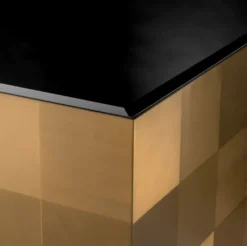 Casa Padrino Luxus Couchtisch mit Glasplatte Messing / Schwarz 70 x 70 x H. 47,5 cm