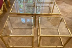 Casa Padrino Luxus Couchtisch Gold 100 x 100 x H. 40 cm - Quadratischer Wohnzimmertisch mit 4 herausziehbaren Beistelltischen - Wohnzimmer Möbel - Luxus Möbel - Luxus Einrichtung