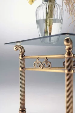 Casa Padrino Luxus Couchtisch Messing / Antik Bronze 120 x 70 x H. 50 cm - Rechteckiger Messing Wohnzimmertisch mit Glasplatte - Wohnzimmer Möbel - Luxus Qualität - Made in Italy