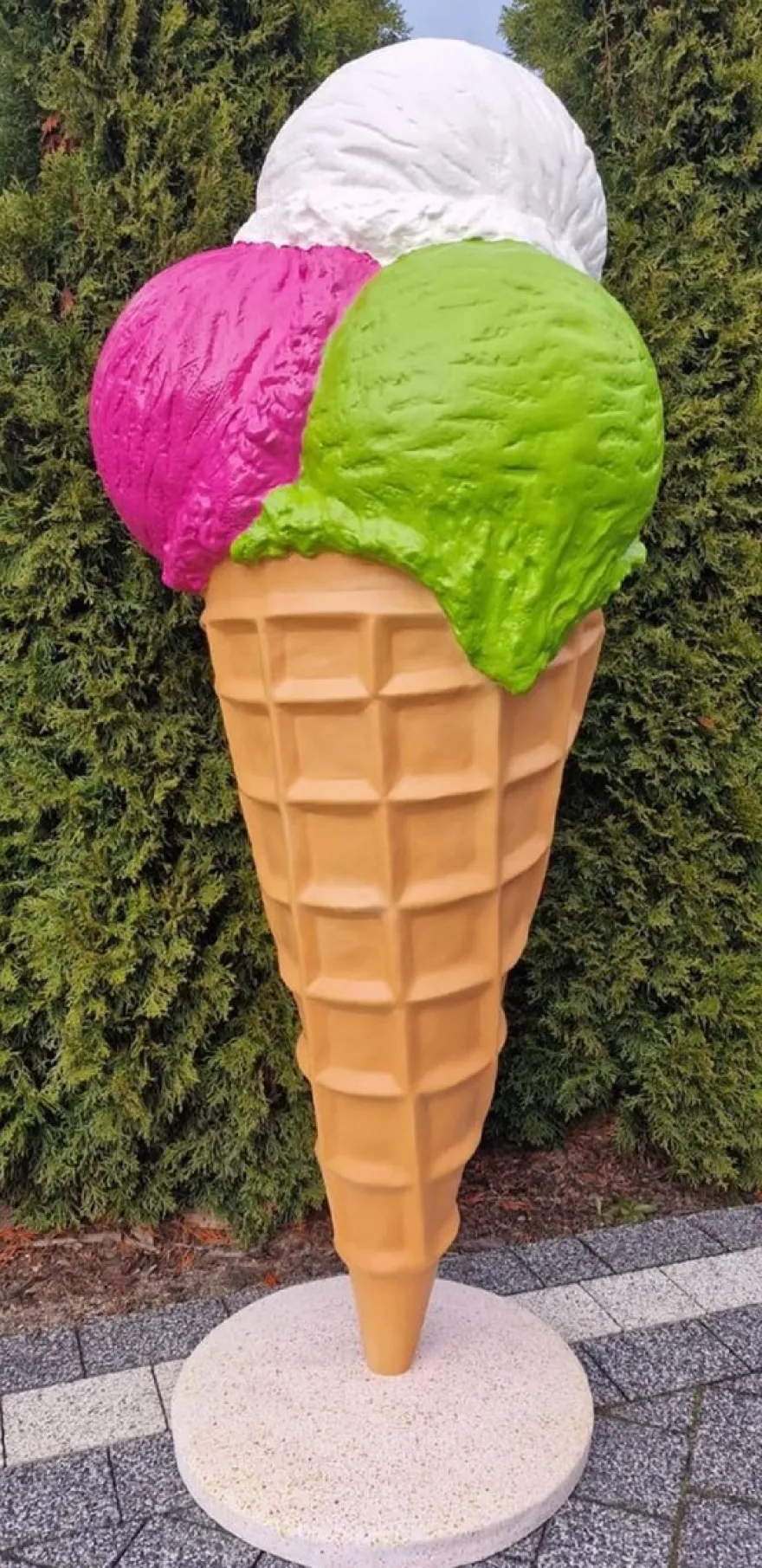 Casa Padrino Luxus Deko Eis im Hörnchen Mehrfarbig H. 185 cm - Großes Deko Eis - Wetterbeständiges XXL Deko Eis - Restaurant Dekoration - Gastronomie Dekoration - Eisdielen Dekoration