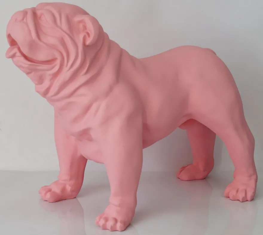Casa Padrino Luxus Deko Figur Hund Bulldogge Hellrosa 85 x 45 x H. 74 cm - Kunstharz Deko Skulptur - Wohnzimmer Deko - Luxus Deko Tierfigur