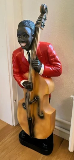 Casa Padrino Luxus Deko Figur Kontrabass Spieler Mehrfarbig 36 x 30 x H. 110 cm - Kunstharz Deko Skulptur - Deko Accessoires