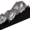 Casa Padrino Luxus Dekofigur Puma Silber / Schwarz 60 x 11 x H. 20 cm - Elegante Messing Figur mit Holzsockel - Deko Skulptur