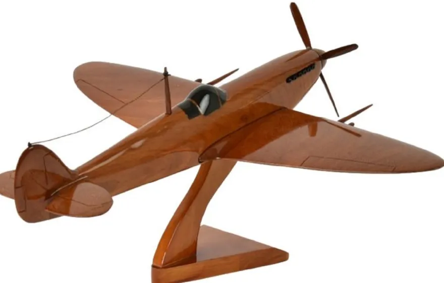 Casa Padrino Luxus Deko Jagdflugzeug Supermarine Spitfire Braun / Schwarz 40 x 36 x H. 20 cm - Holz Flugzeug mit Ständer - Propellerflugzeug - Modellflugzeug - Schreibtisch Deko - Deko Accessoires