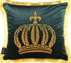 Casa Padrino Luxus Dekokissen Pompöös by Harald Glööckler Dunkelgrün / Gold mit Krone und Strass Steinen 50 x 50 cm