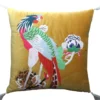Casa Padrino Luxus Deko Kissen mit Troddeln Bird Gelb / Weiß 45 x 45 cm - Feinster Samtstoff - Luxus Deko Accessoires