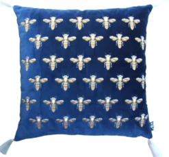 Casa Padrino Luxus Deko Kissen mit Troddeln Bees Blau / Gold / Weiß 45 x 45 cm - Feinster Samtstoff - Luxus Deko Accessoires