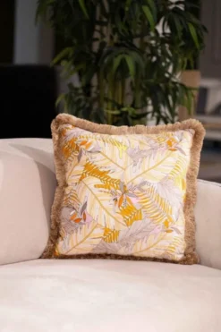 Casa Padrino Luxus Deko Kissen Blätter Design Mehrfarbig / Braun 45 x 45 cm - Bedrucktes Samt Kissen mit Fransen - Deko Accessoires