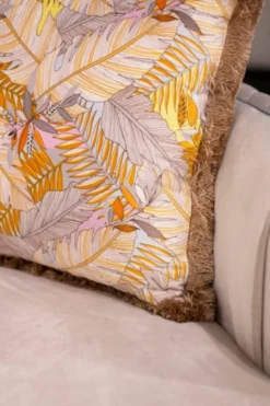Casa Padrino Luxus Deko Kissen Blätter Design Mehrfarbig / Braun 45 x 45 cm - Bedrucktes Samt Kissen mit Fransen - Deko Accessoires