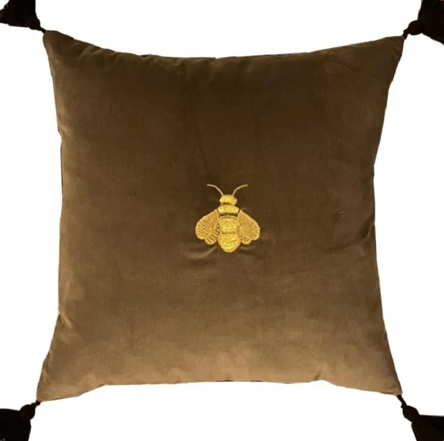 Casa Padrino Luxus Deko Kissen mit Troddeln Biene Oliv / Gold 45 x 45 cm