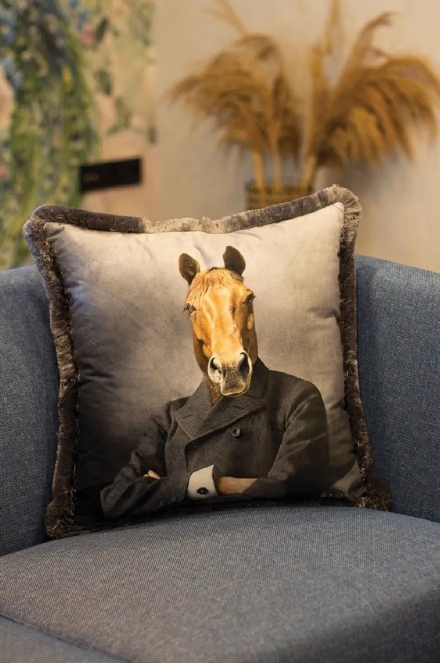 Casa Padrino Luxus Deko Kissen Gentleman Pferd Mehrfarbig 45 x 45 cm - Bedrucktes Samt Kissen mit Fransen - Luxus Deko Accessoires