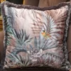 Casa Padrino Luxus Deko Kissen Pflanzen & Vögel Mehrfarbig 45 x 45 cm - Bedrucktes Samt Kissen mit Fransen - Luxus Kollektion