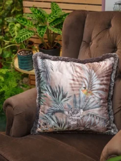 Casa Padrino Luxus Deko Kissen Pflanzen & Vögel Mehrfarbig 45 x 45 cm - Bedrucktes Samt Kissen mit Fransen - Luxus Kollektion