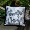 Casa Padrino Luxus Deko Kissen Palmen Design Grau / Schwarz 45 x 45 cm - Bedrucktes Samt Kissen mit Fransen - Deko Accessoires