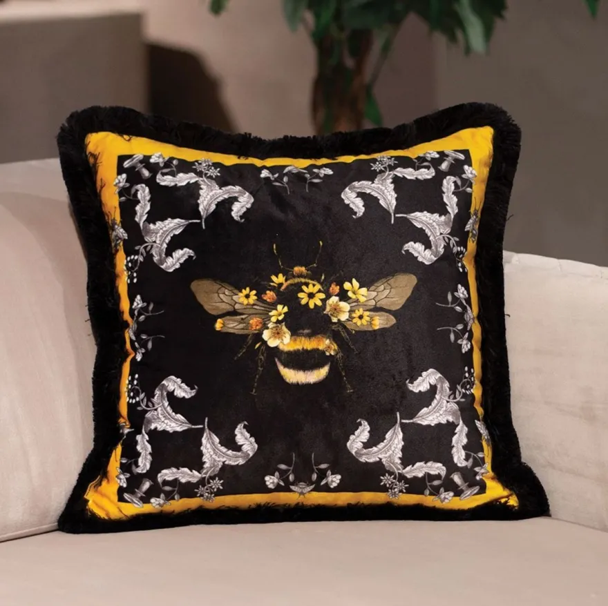 Casa Padrino Luxus Deko Kissen Hummel & Blumen Mehrfarbig / Schwarz 45 x 45 cm - Bedrucktes Samt Kissen mit Fransen - Luxus Deko Accessoires