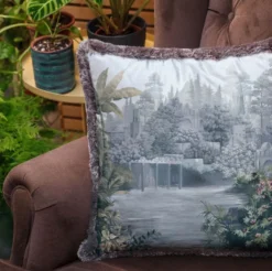 Casa Padrino Luxus Deko Kissen antike Landschaft Mehrfarbig / Grau 45 x 45 cm - Bedrucktes Samt Kissen mit Fransen - Luxus Deko Accessoires