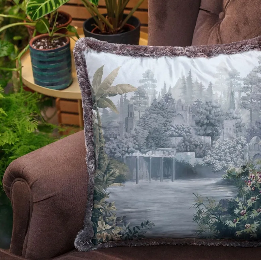 Casa Padrino Luxus Deko Kissen antike Landschaft Mehrfarbig / Grau 45 x 45 cm - Bedrucktes Samt Kissen mit Fransen - Luxus Deko Accessoires