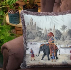 Casa Padrino Luxus Deko Kissen Palast Mehrfarbig / Grau 45 x 45 cm - Bedrucktes Samt Kissen mit Fransen - Luxus Deko Accessoires