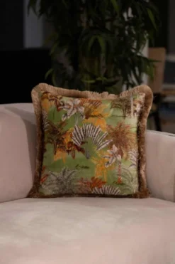 Casa Padrino Luxus Deko Kissen Dschungel Design Grün / Mehrfarbig / Braun 45 x 45 cm - Bedrucktes Samt Kissen mit Fransen - Deko Accessoires