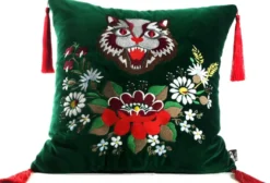 Casa Padrino Luxus Deko Kissen mit Troddeln Cat Grün / Mehrfarbig 45 x 45 cm - Feinster Samtstoff - Wohnzimmer Kissen