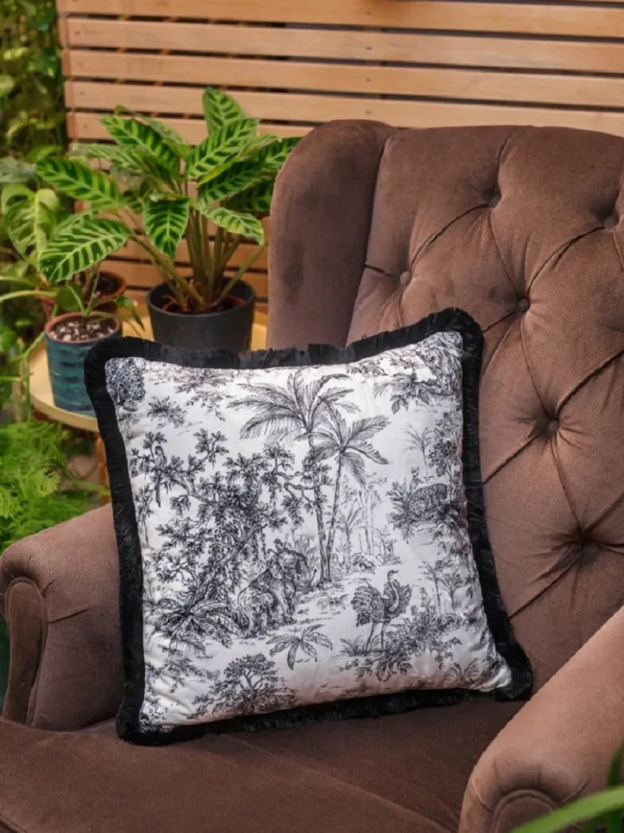 Casa Padrino Luxus Deko Kissen Dschungel Weiß / Schwarz 45 x 45 cm - Bedrucktes Samt Kissen mit Fransen - Luxus Qualität