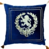 Casa Padrino Luxus Deko Kissen Wappen Dunkelblau / Gold mit goldenen Troddeln 45 x 45 cm - Feinster Samtstoff - Luxus Wohndeko