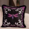 Casa Padrino Luxus Deko Kissen Libelle & Blumen Lila / Grau / Schwarz 45 x 45 cm - Bedrucktes Samt Kissen mit Fransen - Luxus Deko Accessoires