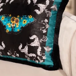 Casa Padrino Luxus Deko Kissen Schmetterling & Blumen Mehrfarbig / Schwarz 45 x 45 cm - Bedrucktes Samt Kissen mit Fransen - Luxus Deko Accessoires