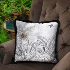 Casa Padrino Luxus Deko Kissen Dschungel & Tiere Grau / Mehrfarbig / Schwarz 45 x 45 cm - Bedrucktes Samt Kissen mit Fransen - Luxus Deko Accessoires