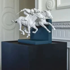 Casa Padrino Luxus Deko Porzellan Skulptur Pferderennen 44 cm - Handgefertigt