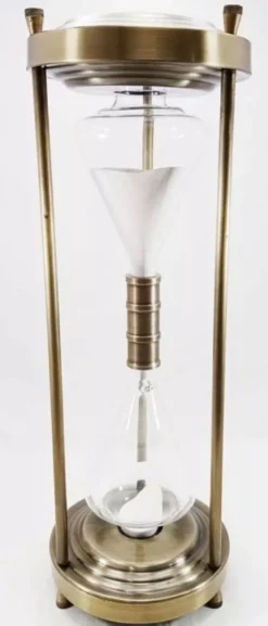 Casa Padrino Luxus Deko Sanduhr Messing / Weiß Ø 21 x H. 61 cm - Schreibtisch Deko - Wohnzimmer Deko - Luxus Deko - Deko Accessoires