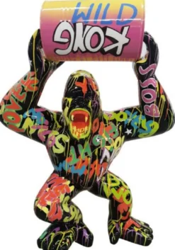 Casa Padrino Luxus Deko Skulptur Gorilla Affe mit Fass Schwarz / Bunt H. 250 cm - Große Deko Figur - XXL Deko Skulptur - XXL Deko Figur - Wohnzimmer Deko - Garten Deko - Luxus Figuren