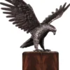 Casa Padrino Luxus Deko Skulptur Adler Bronze / Braun 40 x 20 x H. 37 cm - Bronze Deko Skulptur mit Holzsockel - Bronze Deko Figur - Schreibtisch Deko - Wohnzimmer Deko - Luxus Qualität