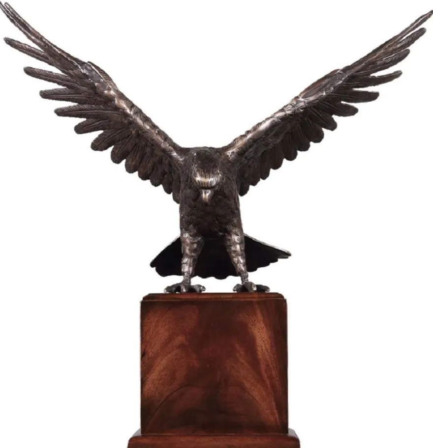 Casa Padrino Luxus Deko Skulptur Adler Bronze / Braun 40 x 20 x H. 37 cm - Bronze Deko Skulptur mit Holzsockel - Bronze Deko Figur - Schreibtisch Deko - Wohnzimmer Deko - Luxus Qualität