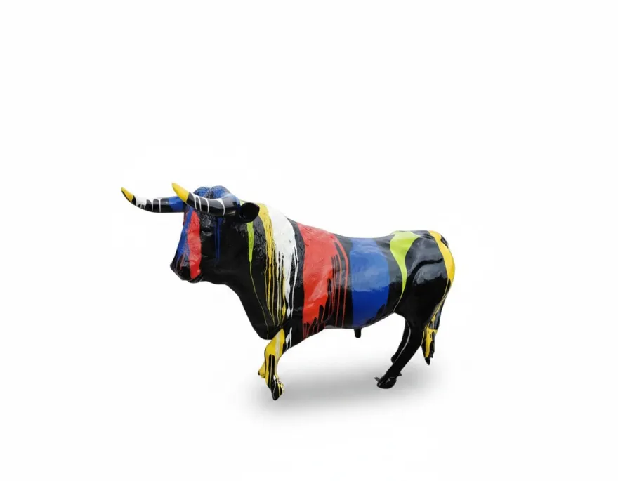 Casa Padrino Luxus Deko Skulptur Kuh Stier Trash H. 150 cm - Riesige Gartenskulptur - Lebensgroße Skulptur - XXL Deko Skulptur - XXL Deko Figur