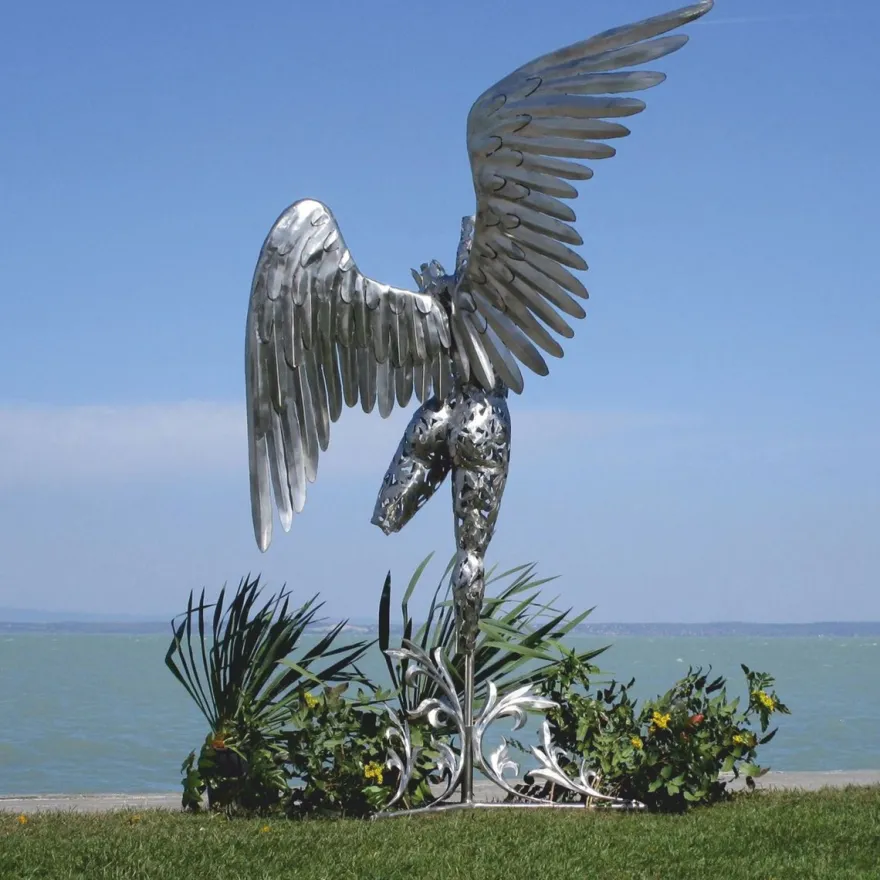 Casa Padrino Luxus Deko Skulptur Engel Silber H. 230 cm - Riesige Garten Figur