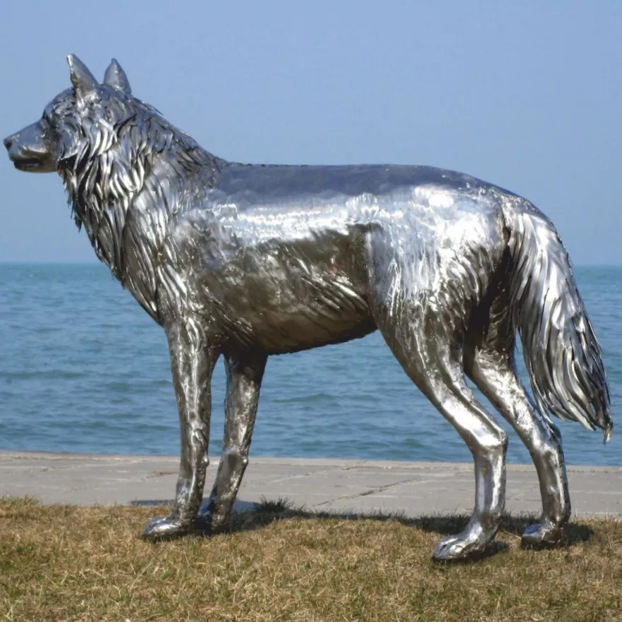 Casa Padrino Luxus Deko Skulptur Wolf Silber 142 cm - Lebensgroße Edelstahl Skulptur - Garten Deko Figur - Garten Metall Skulpturen