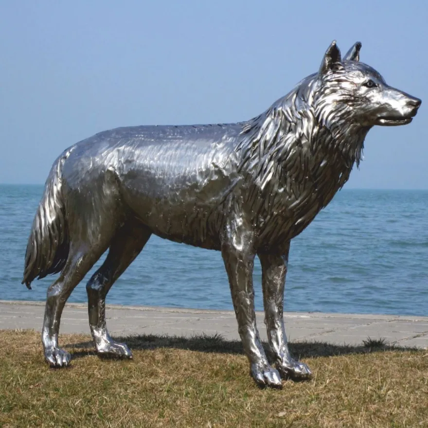 Casa Padrino Luxus Deko Skulptur Wolf Silber 142 cm - Lebensgroße Edelstahl Skulptur - Garten Deko Figur - Garten Metall Skulpturen