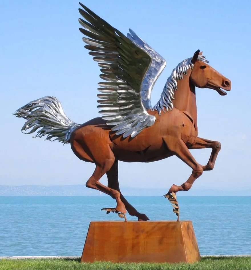 Casa Padrino Luxus Deko Skulptur Pegasus Pferd mit Sockel Rost / Silber 288 x 175 x H. 305 cm - Lebensgroße Stahl Skulptur - Riesige Garten Deko Figur - Garten Skulpturen - Metall Skulpturen