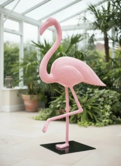 Casa Padrino Luxus Deko Skulptur Vogel Rosa Flamingo H. 155 cm - Riesige Gartenskulptur - Lebensgroße Skulptur - XXL Deko Skulptur - XXL Deko Figur